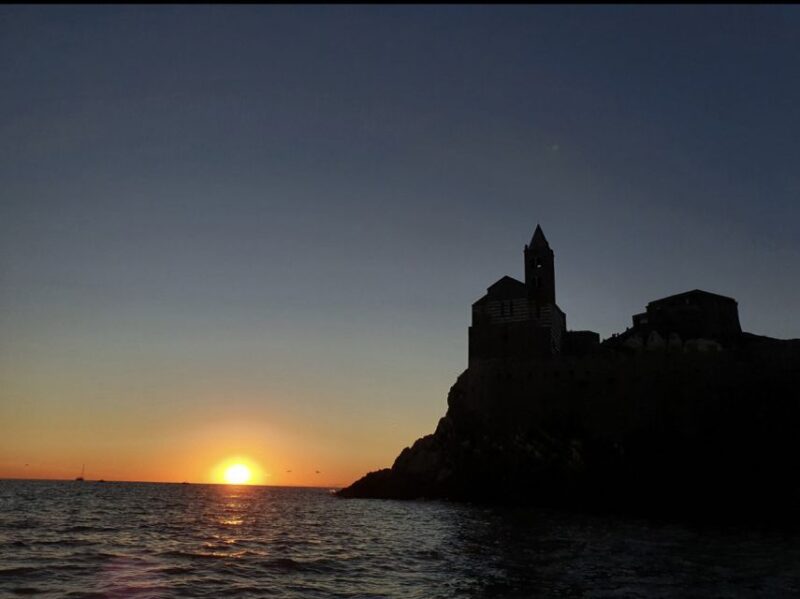 La Spezia: Sunset Boat Tour with Aperitivo and Snacks - A Close-Up of Palmaria, Tino, and Tinetto Islands