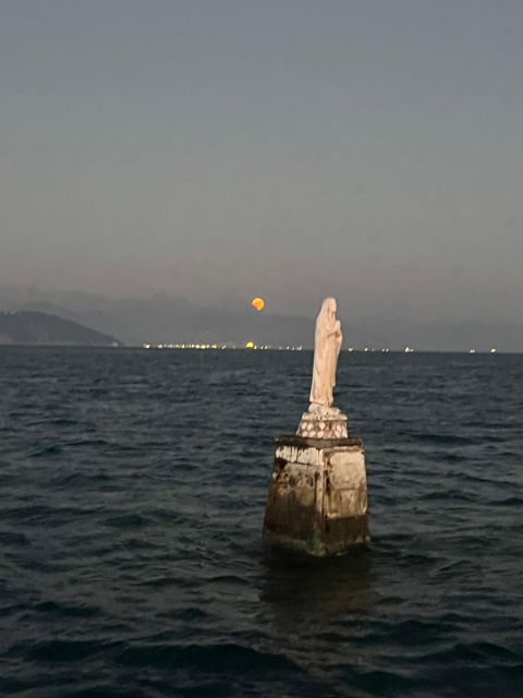 La Spezia: Sunset Boat Tour with Aperitivo and Snacks - Comfortable Boat with Music, Snacks, and Drinks