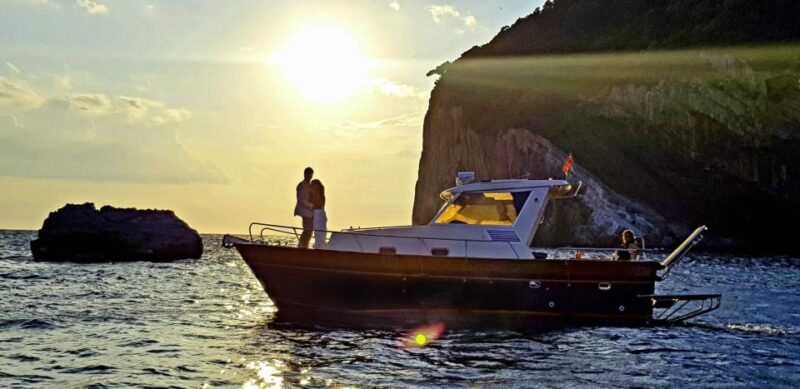 La Spezia: Sunset Boat Tour with Aperitivo and Snacks - Accessibility, Booking, and Weather Considerations