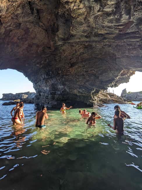 La Spezia: Sunset Kayak & Caves Tour w/ Swimming & Aperitif - Exploring the Scenic Coast of Lerici and San Terenzo