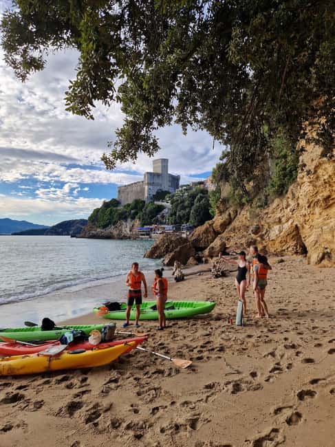 La Spezia: Sunset Kayak & Caves Tour w/ Swimming & Aperitif - Sea Cave and Hidden Coves Accessed by Kayak
