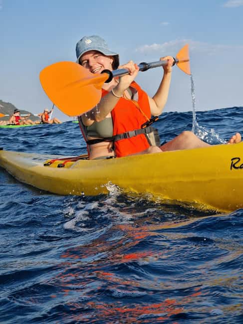 La Spezia: Sunset Kayak & Caves Tour w/ Swimming & Aperitif - The Pacing and Physical Demands