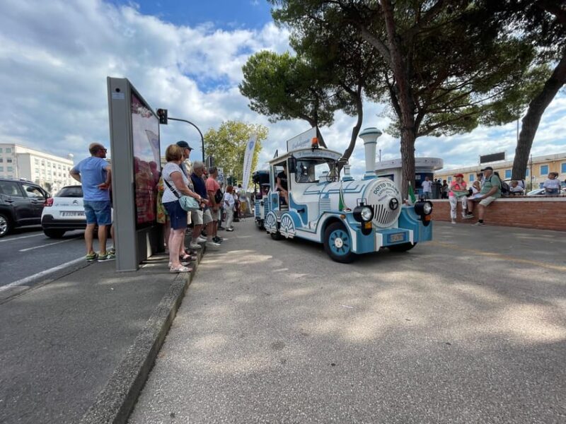 La Spezia: tour HOP ON HOP OFF con trenino e guida turistica - Stops for Shopping and Tasting Local Products