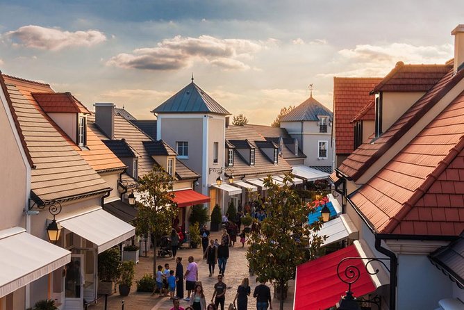 La Vallée Village - Parisian Relaxation Shopping Spot - Private Tour - The Experience Provider and Support