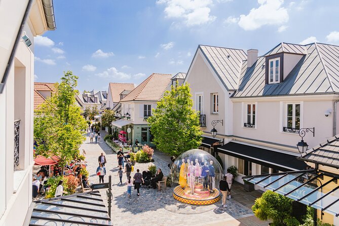 La Vallee Village Shopping Outlet by Luxury Transport from Paris - The Shopping Experience: Benefits and Challenges