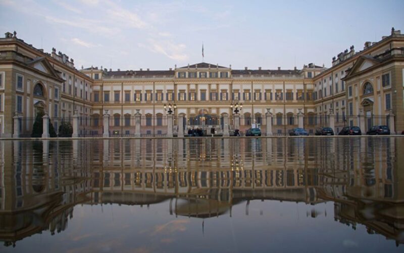 La Venaria Reale Entry Ticket and Hop-on Hop-off Bus Tour - Discover La Venaria Reale and Turin with a Convenient Combined Ticket