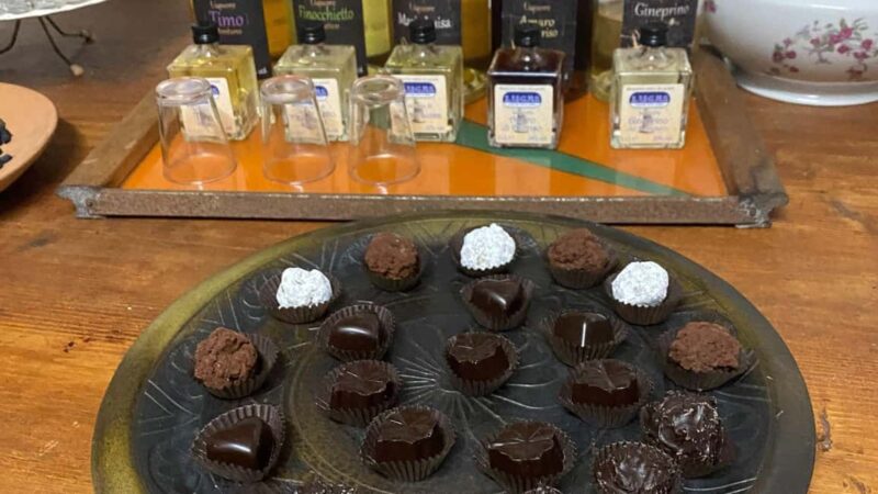 Laconi: chocolate and typical liqueurs tasting - Seasonal Changes and Chocolate Offerings