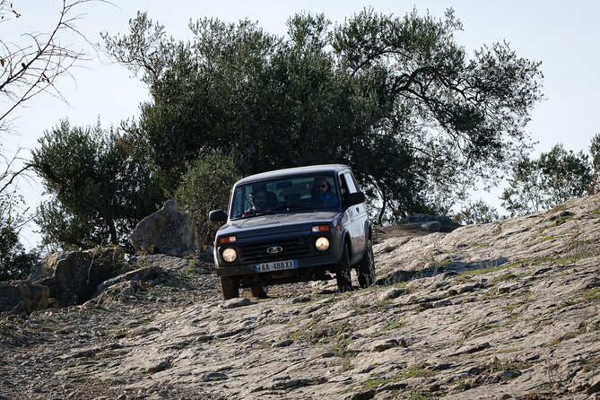 Lada Niva Driving Experience (Real Off-Road!) - Exploring Remote Villages and Mountain Vistas