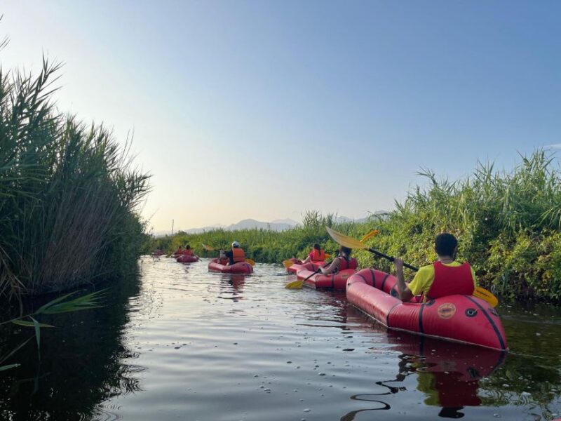 Lago di Massaciuccoli: tour in kayak con Aperitivo - Paddling Among Reeds at Lake Massaciuccoli
