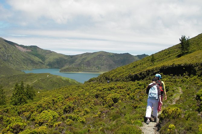 Lagoa do Fogo Walking Tour with Lunch from Ponta Delgada - Lunch at the Edge of Lagoa do Fogo