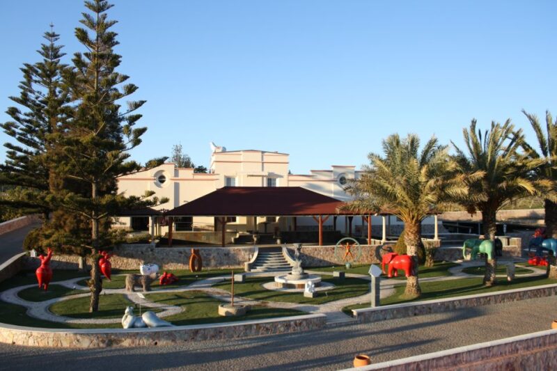 Lagoa: Guided Winery Tour and Local Wine Tasting - Charming and Accessible Wine Experience in Lagoa