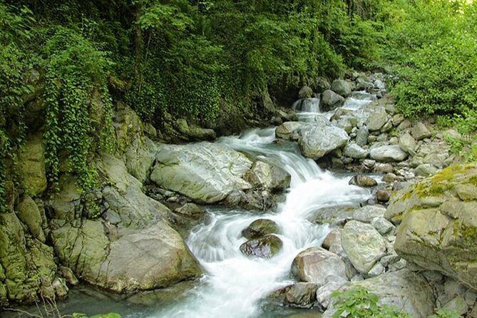 Lagodekhi - A day hiking from Tbilisi - The Highlight: The 40-Meter Ninoskhevi Waterfall