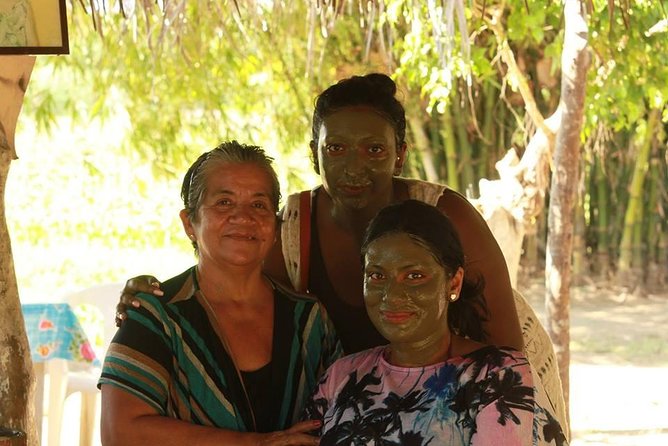 Lagoon Adventure: Jungle, Turtle Release & Cliff Diving Spectacle - Private Lagoon Voyage at Laguna de Tres Palos