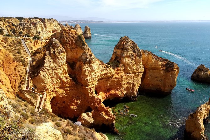 Lagos and Sagres Premium - Shared small group > VTours Algarve - Visiting the Church of Santa Maria de Lagos