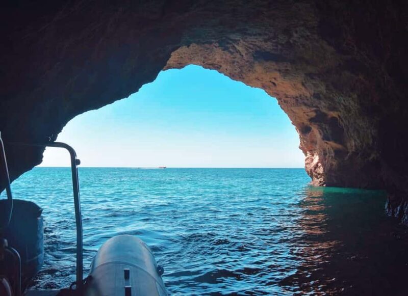 Lagos: Explore the iconic Benagil Cave - Key Points