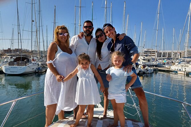 Lagos Full Day Private Boat Trip inc Drinks, Paddleboards & Kayak - Discover Marina de Lagos and Its Vibrant Atmosphere