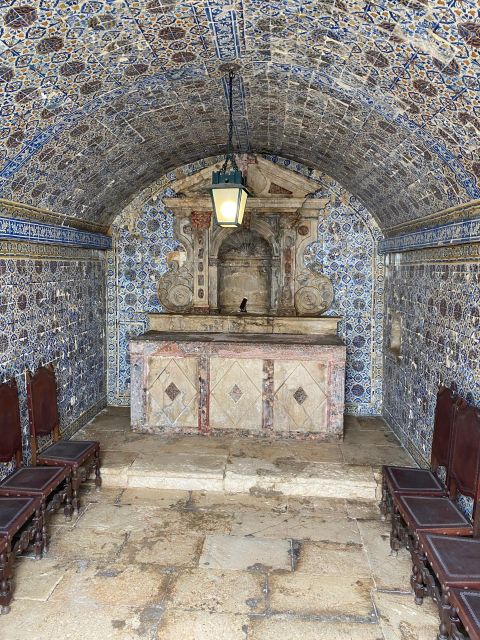 Lagos: Guided Walking Tour with Brodie from Australia - Logistics and Group Size