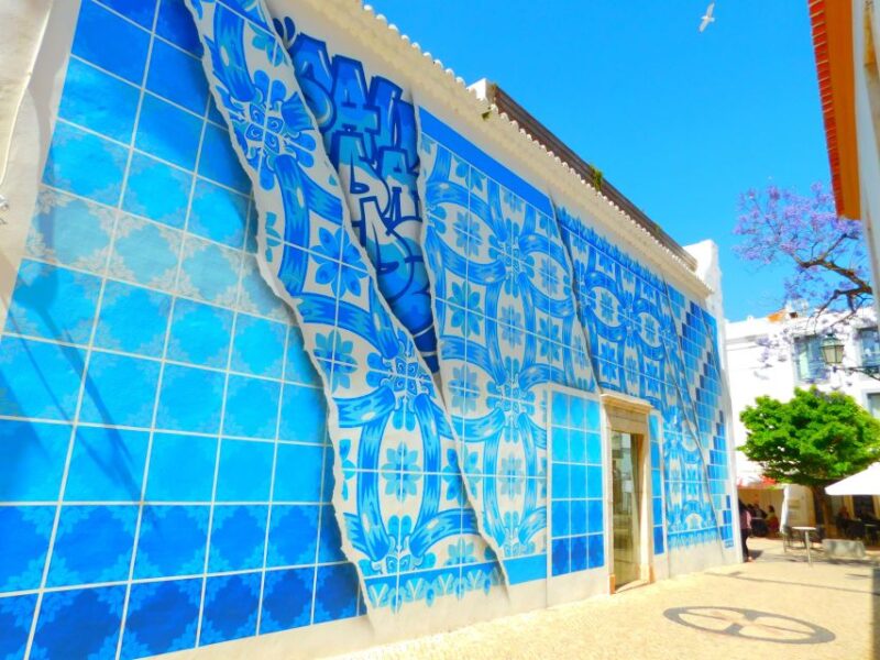 Lagos: Old Town, New Town, and Beaches Tuk Tuk Tour - What to Expect During the Tour