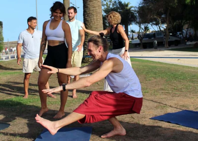 Lagos: Slacklining Made Easy | Yoga & Slacklining - Physical Requirements and Group Size