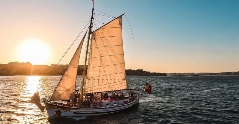 Lagos: Sunset Sail aboard a Traditional Boat with Prosecco - Key Points