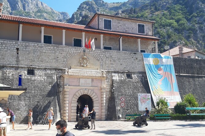 Laizy Wednesdays Tour to Montenegro - Key Points