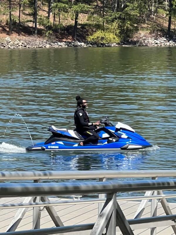 Lake Allatoona: Yamaha VX Cruiser Jet Ski Rental - The Yamaha VX Cruiser: Top Features for Water Enthusiasts