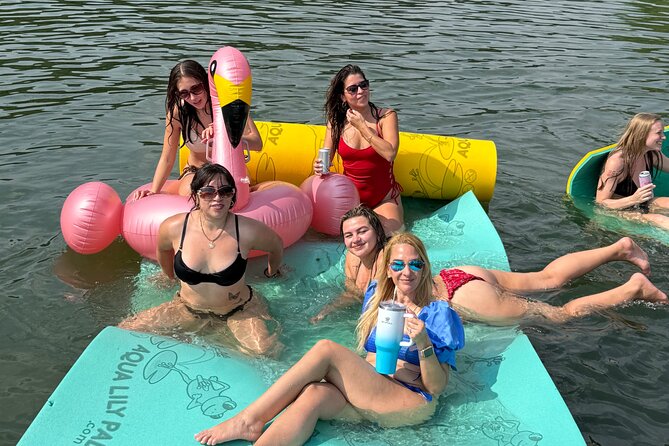 Lake Austin Gone Wild  BYOB Party Boat up to 12 guests - Beach Vibes and Lake Swimming with a Comfortable Drop Anchor