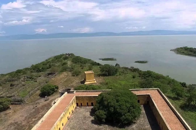 Lake Chapala Tour: Mezcala Island & Ajijic with a Local Expert - Exploring Lake Chapala’s Largest Towns and Townsides