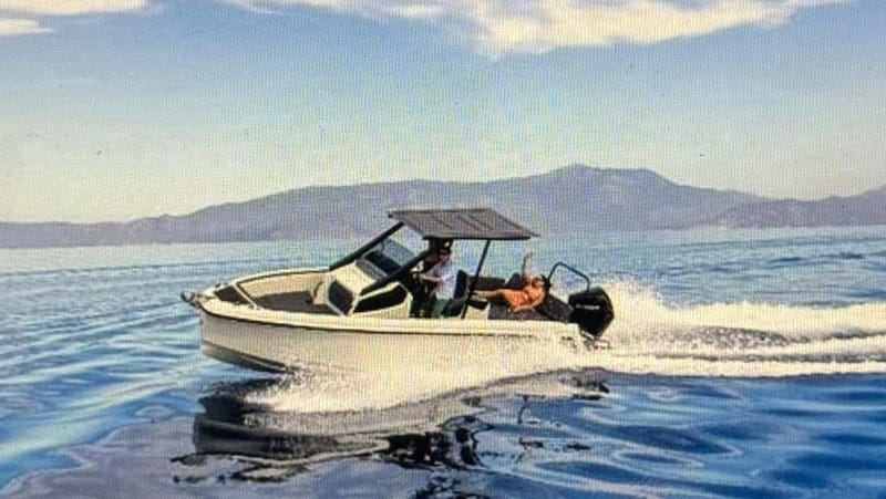 Lake Como Boat tour share- prosecco and winter cover - The Luxury Experience Aboard the Protagon25 Motorboat