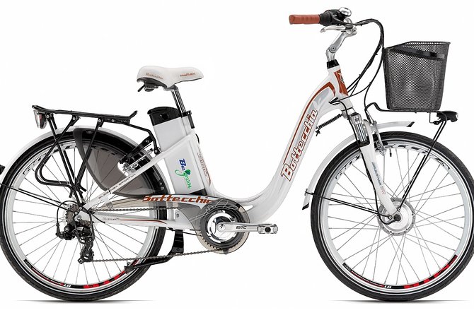 Lake Como: eBike City Tour Guided by an iPad and a Tour Leader - Exploring Como on an E-Bike with an Interactive Guide