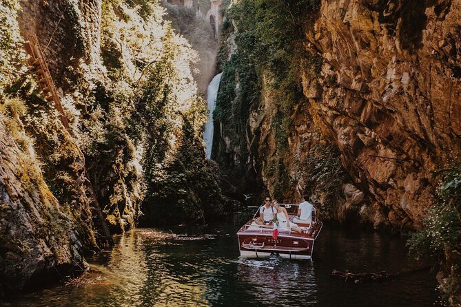 Lake Como Private Classic Speedboat Tour - Scenic Pass by Villa Balbianello and Tremezzo