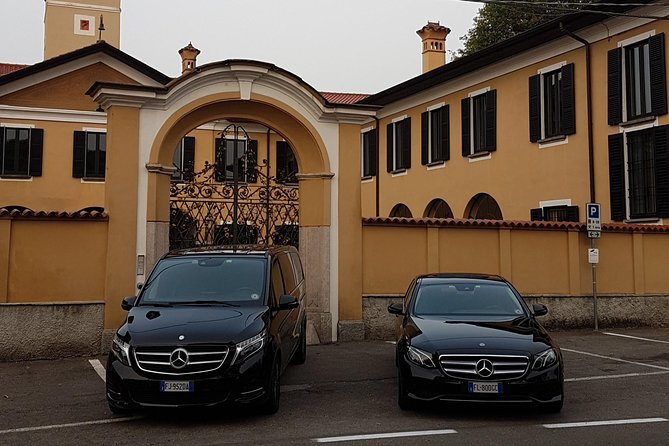 Lake Como-Private Transfer Como-Cernobbio-Moltrasio-Laglio to MXP - Hassle-Free Private Transfer from Lake Como to Milan Malpensa Airport for Up to 3 People