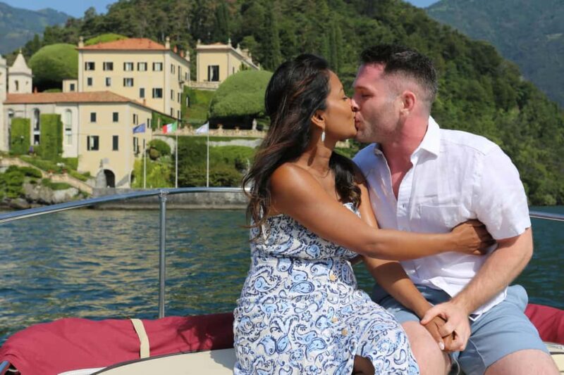 Lake Como: Proposal Boat Tour and professinal Photoshoot - The Proposal Experience with Lorenzo Curcetti