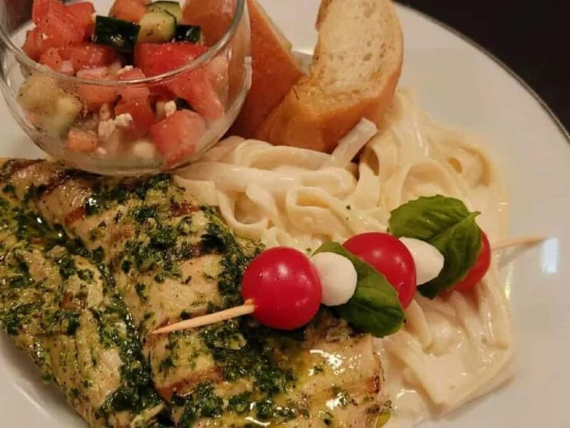 Lake Conroe: Sunset Dinner Cruise with Live Music - Key Points