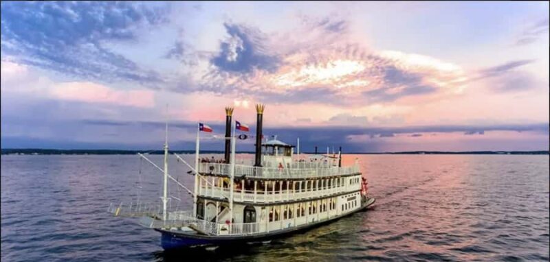 Lake Conroe: Sunset Dinner Cruise with Live Music - Enjoy a Carefully Curated Three-Course Dinner