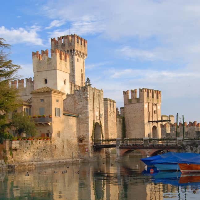 Lake Garda: Boat tour with a stop in Sirmione from Desenzano del Garda - The 2-Hour Stop in Sirmione: Exploring Italy’s Charm