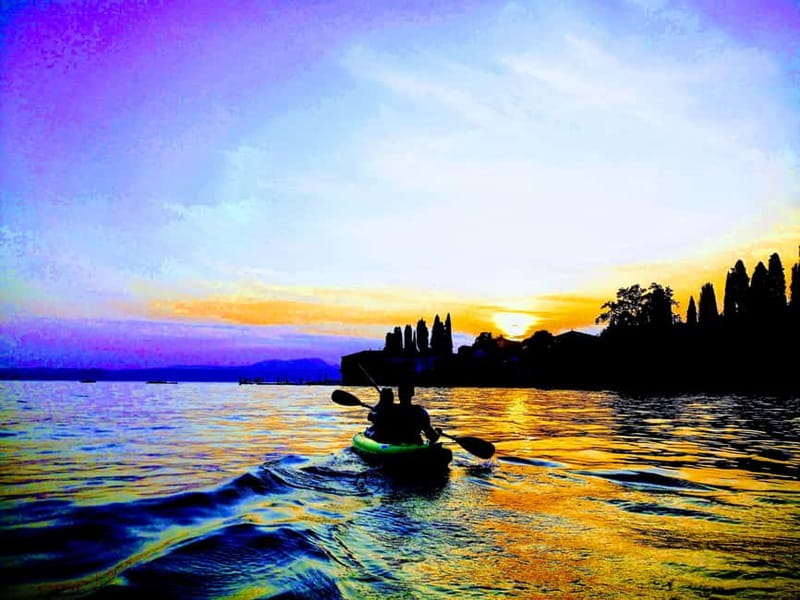 Lake Garda: Sunset Canoeing Tour to Punta San Vigilio - Key Points