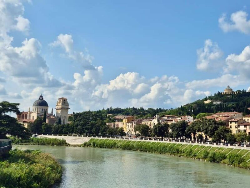 Lake Garda & Verona: Sirmione private cruise, viewpoint stop - Veronese Streets and Juliet’s Balcony