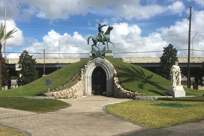 Lake Lawn Metairie Cemetery Walking Tour - Supporting Preservation Through the Tour