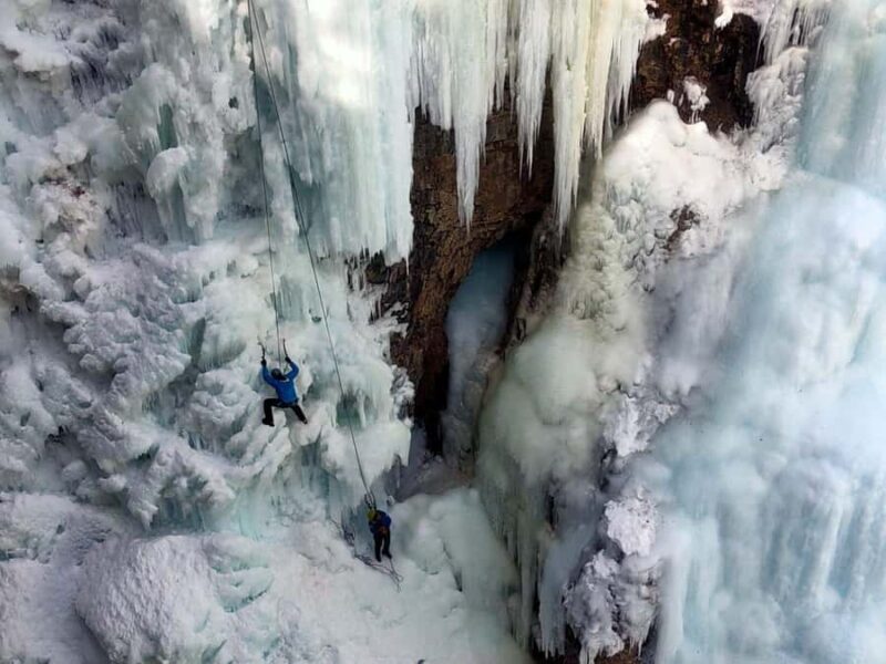 Lake Louise, Johnston Canyon Bow Falls Surprise Corner Tour - Bow Falls and Surprise Corner: Scenic Lookouts