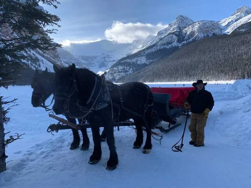 Lake Louise Winterland Tour - Enjoy Indoor Comfort at Chateau Lake Louise