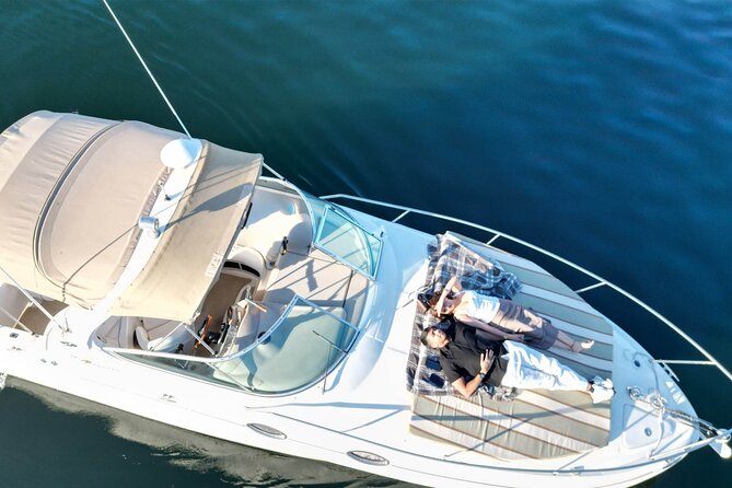 Lake Mead Private Tour by Boat - The Luxury Sun Dancer 280: Comfort and Performance on Water