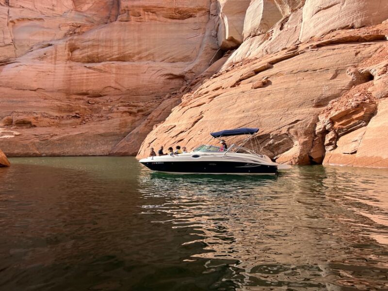 Lake Powell: Antelope Canyon 2-Hour Photo Boat Tour - The Experience with Knowledgeable Guides and Personal Touch