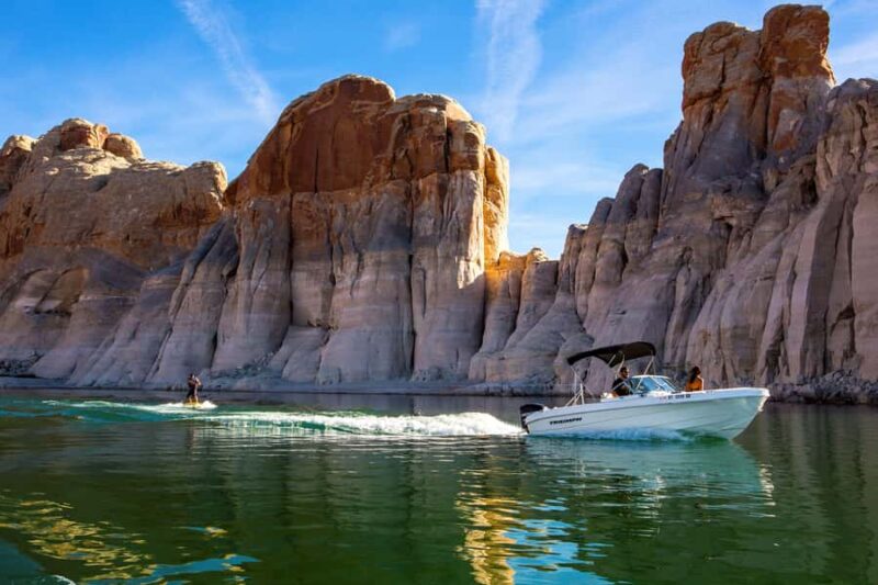 Lake Powell: Powerboat or Jet Ski Rental at Wahweap Marina - Key Points