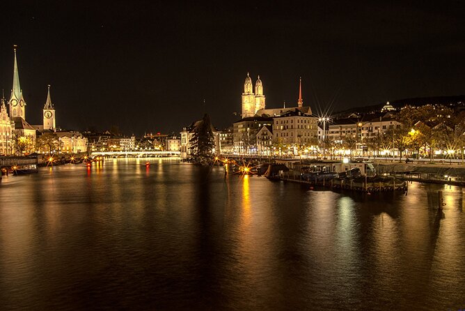 Lake Zurich mini boat tour / by night! - Starting Point in Wollishofen: Forellenweg 2