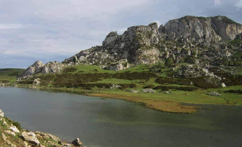 Lakes of Covadonga and Sanctuary of Covadonga: Guided and interpreted tour - Starting Point and Transportation from Cangas de Onís