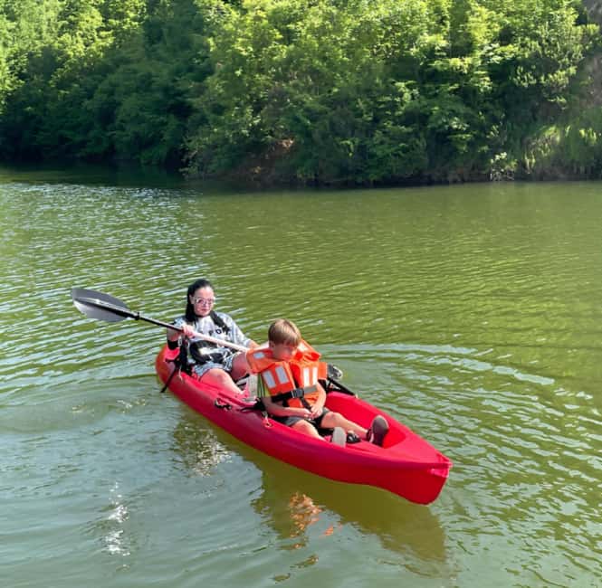 Lalez Wine Tasting, Wine Tour, Kayak & Full Lunch Experience - Guided Experience in Multiple Languages