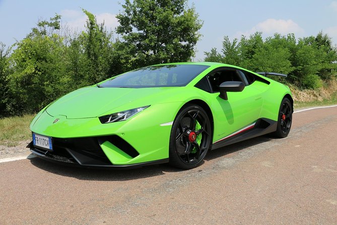 LAMBORGHINI HURACAN PERFORMANTE - Driving Experience in Maranello - The Meeting Point and How the Tour Starts