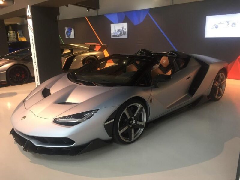 Lamborghini world vip experience - 2 Test Drives included - Driving the Lamborghini on the Track and Road