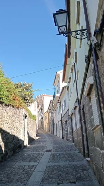 LAMEGO: Gastronomy and History of the City on Foot 3H - Lamego’s Historic Streets and Main Square